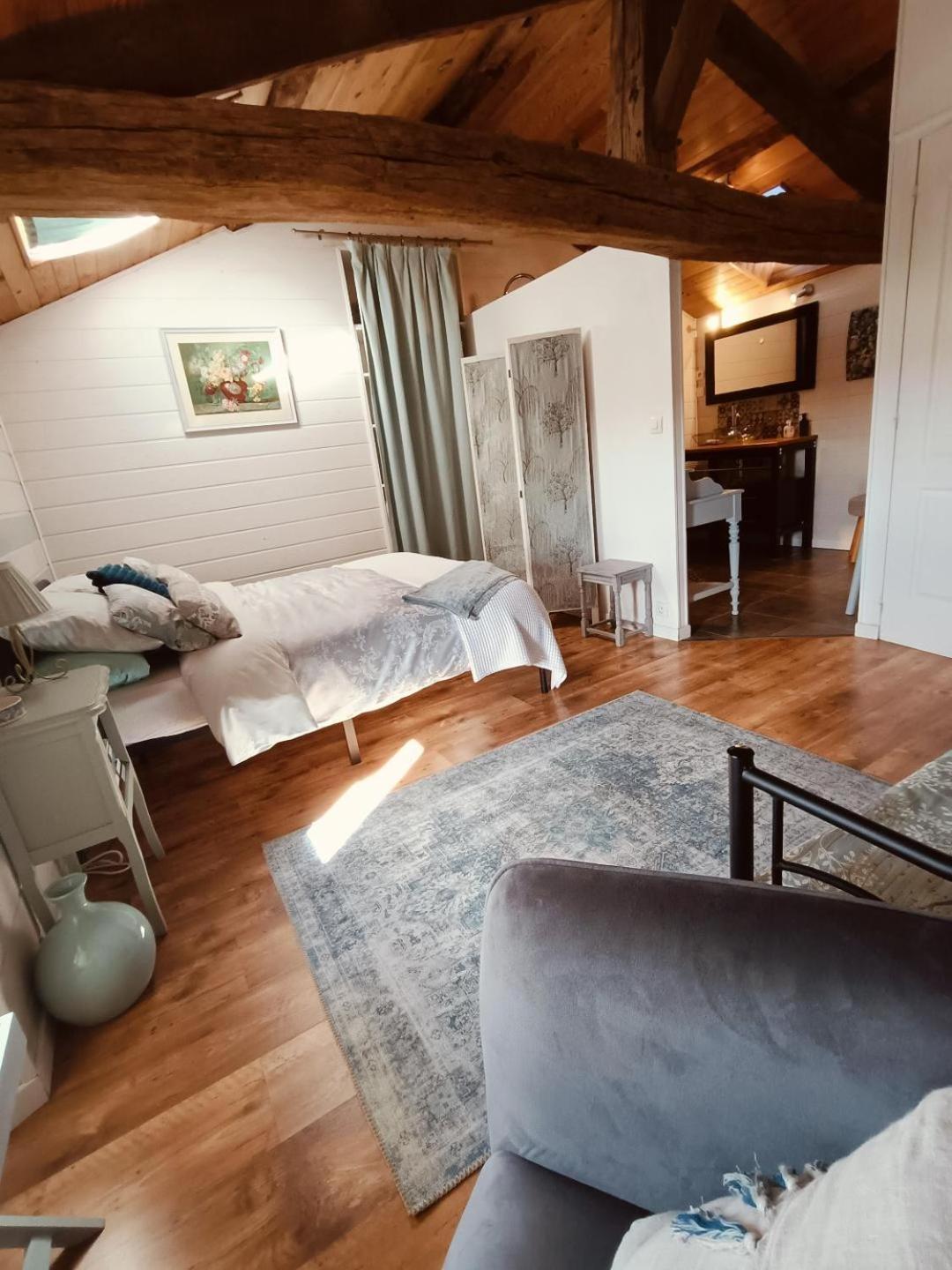 'Quelle Belle Vue' Chambre D'Hote Confolens Esterno foto